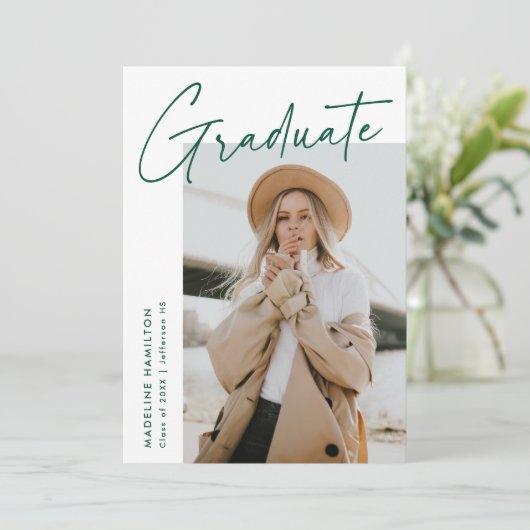 シンプルグリーンスクリプト5フォトコラージュ卒業 案内状 (スタンド正面)