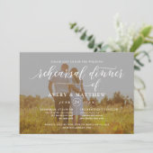 シンプルスクリプトタイポグラフィ |フォトリハーサルディナー 招待状 (スタンド正面)