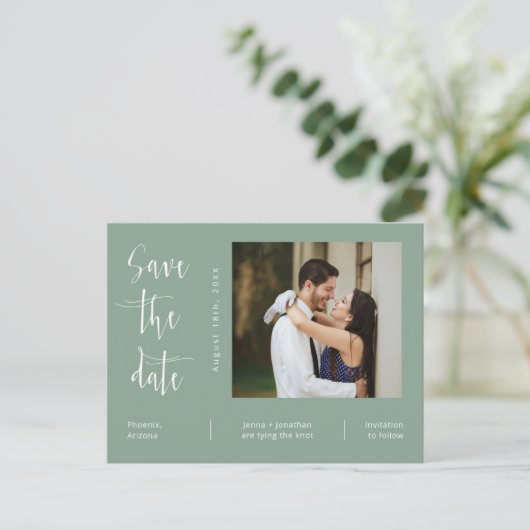 シンプルセージ緑の写真QRコード日付の保存 ポストカード (スタンド正面)