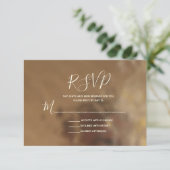 シンプルタイポグラフィがCreamyフェイクの金ゴールド。返事 出欠カード (スタンド正面)