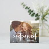 シンプルタイポグラフィの延期 ポストカード (スタンド正面)