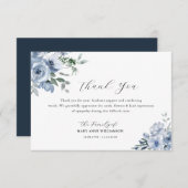シンプルタイポグラフィほこりっぽい青フローラ葬儀 サンキューカード (正面/裏面)