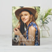 シンプルタイポグラフィモダン卒業パーティー写真 招待状 (スタンド正面)