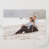 シンプルタイポグラフィモダン2写真Save the Date Foi 箔招待状 (裏面)