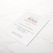 シンプルタイポグラフィ50番目の誕生日バラ金ゴールド 箔招待状 (回転した状態)