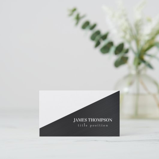 シンプルダークグレーブラッシュメタル 名刺 (スタンド正面)