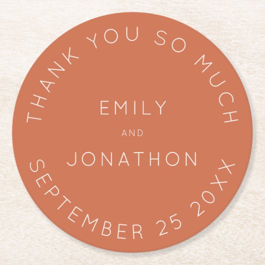 シンプルテラコッタ名日付文字カスタムウェディング ラウンドペーパーコースター (正面)