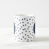 シンプルネイビミニマルーのロゴカスタム コーヒーマグカップ (中央)