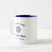 シンプルネイビーパーソナライズされたブルーキャプテンボート名 ツートーンマグカップ (正面左)