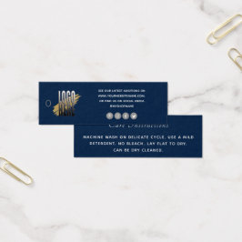 シンプルネイビーブルーのロゴ衣料品パッケ気にージの挿入