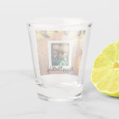 シンプルハッピーバースデー追加フォト文字パーソナライズされた ショットグラス (裏面)