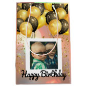 シンプルハッピーバースデー追加フォト文字パーソナライズされた ミディアムペーパーバッグ (正面)