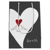 シンプルパーソナライズされたモダン赤いハート ミディアムペーパーバッグ (裏面)