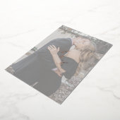 シンプルフェイクVellumエレガント Scriptフォトバラ金ゴールド  箔招待状 (回転した状態)