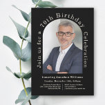 シンプルフォトアーチブラック70thバースデーパーティー 招待状<br><div class="desc">個人としてユニークは、この70歳のバースデーパーティーの招待は祝あなたのホーの写真でパーソナライズするモダン素晴らしいアーチ型の写真テンプレートを備えている。クラシックブラックの背景はモダン、デザインに魅力を与える。写真カスタムの外縁に沿った文字付き走の文字テンプレートは美しい魅力モダンを持つ。文字テンプレートをパーティー詳細でカスタマイズする。この招待の背面には空白のクラシックの黒い色しか付いていないためもし、指示や運転指示などを追加する追加宇宙が必要で、カードの背面に希望の文字を追加することもできます。</div>