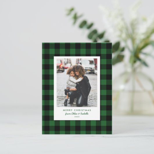 シンプルフレームグリーンバッファロープレイドクリスマスフォト ポストカード (スタンド正面)