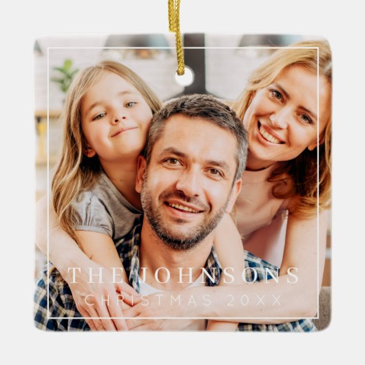 シンプルフレームシモダンックファミリーフォトホリデー セラミックオーナメント (正面)