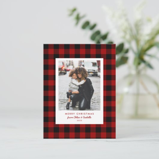 シンプルフレームレッドバッファロープレイドクリスマスフォト ポストカード (スタンド正面)