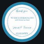 シンプルブカスタマイズ結婚ル ラウンドシール<br><div class="desc">ステッカスタマイズクは、ライトブルーの色が特徴で、カップル名や日付を変更したり、ゲスト用のメッセージを変更したり、「パーソナライゼーションクリック」リンクをクリックして下さい。</div>