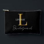 シンプルブライドメイド贈り物モノグラム、名前 アクセサリーポーチ<br><div class="desc">祝お前の花嫁はシックな花嫁付きアクセサリーパーソナライズされたポーチで！このお洒落ポーチはカスタマイズモノグラムと名前と一緒に使えユニークて、特別な日の後に大切にする思いやりのある贈り物になる。メイクアップ、ジュエリー、または小さな必需品を保持するのに最適な、このポーチは実用的でスタイリッシュある。お嫁さんへの感謝の気持ちを伝える贈り物は特別で特別な贈り物だ。完全にカスタマイズ可能な詳細を変更すクリックるには、「詳細」。文字を移動したり、サイズ、フォント、色を変更するには、「デザインツールを使クリック用して編集」を使用する。</div>