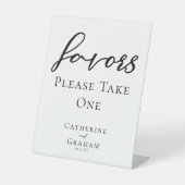 シンプルブラックタイポグラフィテイクワン結婚式の引き出物 台座サイン (正面)