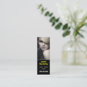 シンプルブラックパネルのヘッドショット スキニー名刺 (スタンド正面)