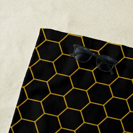 シンプルブラックモダンイエローハニカム名前をカスタムする ビーチタオル (インサイチュ)