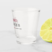 シンプルブルゴーニュの花嫁パーソナライズされた婦 ショットグラス (右)