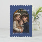 シンプルブルーメリークリスマススクリプト写真スカロップ シーズンカード (スタンド正面)