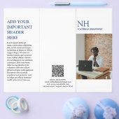 シンプルブルーモノグラムモダンパンフレット チラシ (シングル)