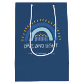 シンプルブルーレインボーキャンドルラブ&ライトハヌカー ミディアムペーパーバッグ (裏面)