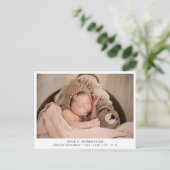 シンプルベビー生まれたばかりの写真の誕生のお知らせ ポストカード (スタンド正面)