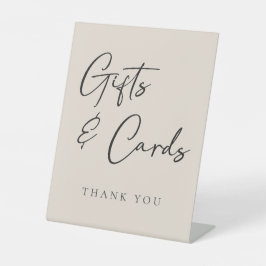 シンプルベージュエレガントなウェディングギフトとカード 台座サイン