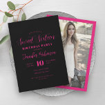 シンプルホットピンクブラックフォトスイート16 Sixen 招待状<br><div class="desc">sweet sixteenエレガント誕生日パーティーの招待テンプレートとカスタムタイポグラフィスモダンクリプト。</div>