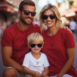 シンプルポケットハートと文字カスタムバレンタイン Tシャツ