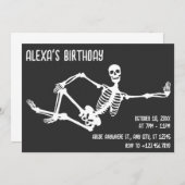 シンプルポーズスケルトン誕生日ハロウィーン 招待状 (正面/裏面)