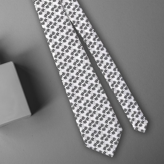 シンプルミニマルな白黒フローラルパターン ネクタイ