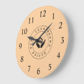 シンプルミニマルカスタムロゴ&文字プロモーション ラージ壁時計 (傾斜)