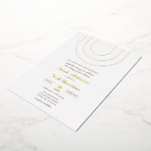 シンプルミニマル白とゴールデン結婚ズフォイル 箔招待状 (回転した状態)