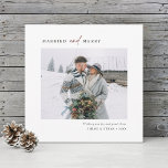 シンプルメリー結婚したPhoto Square シーズンカード<br><div class="desc">モダンとシンプルクリスマス |背中に緑と白の松の枝の模様が付いたホリデーフォトカード。このデザインの高度なカスタマイズについてはクリック、青いデザインツールボタンをクリックしてフォント、サイズ、色を変更する。</div>