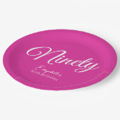 シンプルモダンなスクリプトピンク90th誕生日パーティー ペーパープレート (アングル)