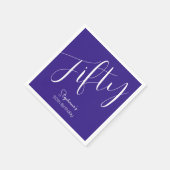 シンプルモダンなスクリプトPurple 50誕生日 スタンダードカクテルナプキン (角)