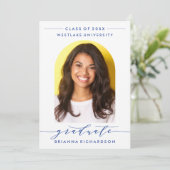 シンプルモダンアーチ台本卒業招待状 招待状 (スタンド正面)