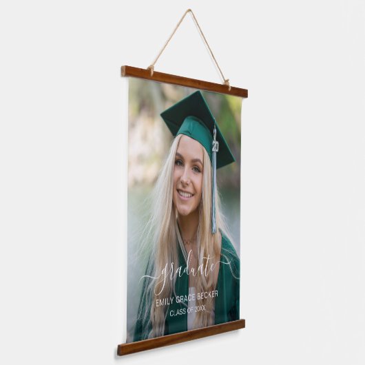 シンプルモダンエレガント卒業写真 吊り下げ型タペストリー (傾斜あり)