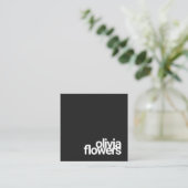 シンプルモダンタイポグラフィブラック スクエア名刺 (スタンド正面)