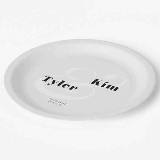 シンプルモダンタイポグラフィ新郎新婦結婚の ペーパープレート (アングル)