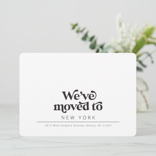 シンプルモダンレトロタイポグラフィ移動 案内状 (スタンド正面)