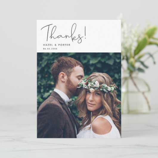 シンプルモダン感謝していScriptの結婚写真 サンキューカード (スタンド正面)