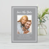 シンプルモダン　グレー　結婚式　エンゲージメントフォト セーブザデート (スタンド正面)