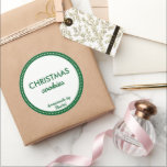 シンプルモダンGreen Homemade Christmas Cookie ラウンドシール<br><div class="desc">自家製クリスマスクッキーあなたのビジネスのためのシールはあなたのクリスマスの家庭用品のための完璧な味のラベル焼いたである。キッチンシンプルスタイルと連携したモダンスタイルの緑の背景。文字与えはEtsyのグッズやカスタムクリスマスギフトのためのクリスマスラベル。カスタマイズ文字のブランドに合わせて欲しい靴下に入れて贈る小さなクリスマスプレゼントや愛する人のパーソナリティパーソナライズされたで満たされたクリスマスクッキーに使用できる。</div>